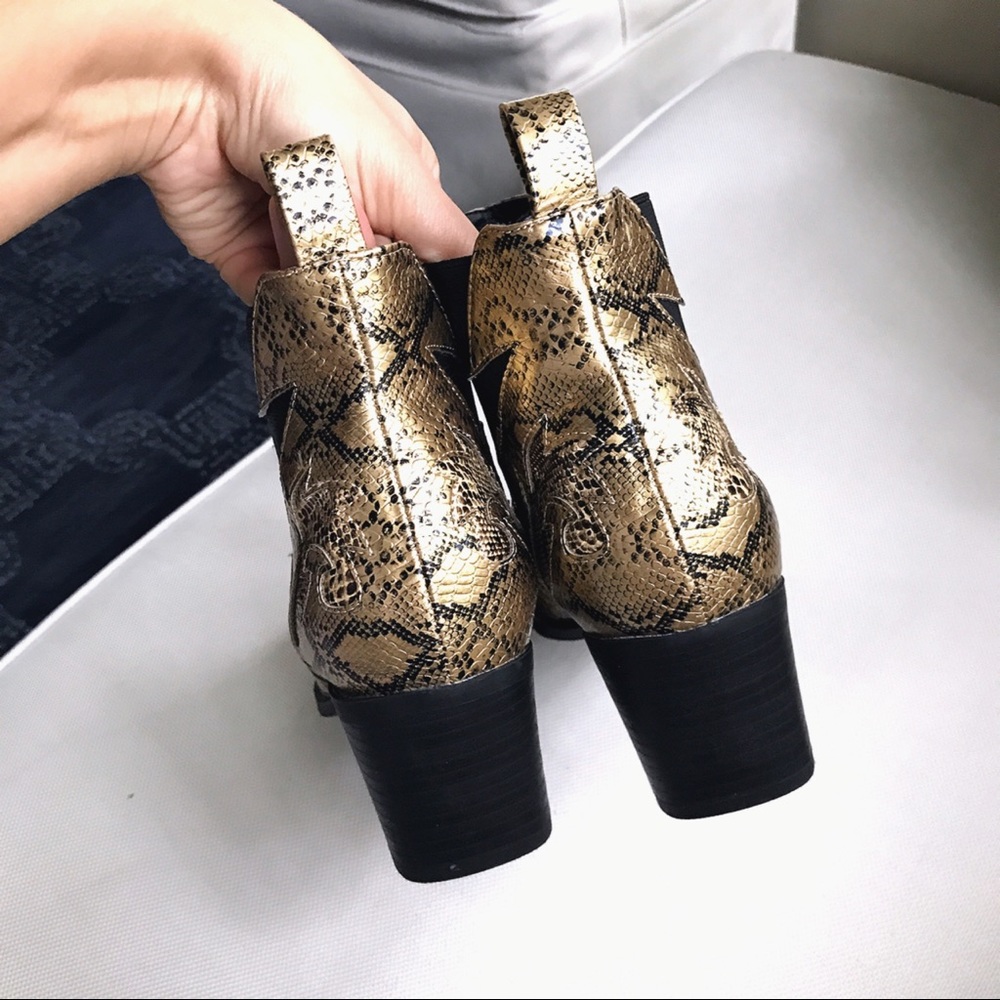 🆕GOLD BLACK CHUNKY HEEL POINTY SNAKESKIN BOOTIES! - Picture 4 of 9